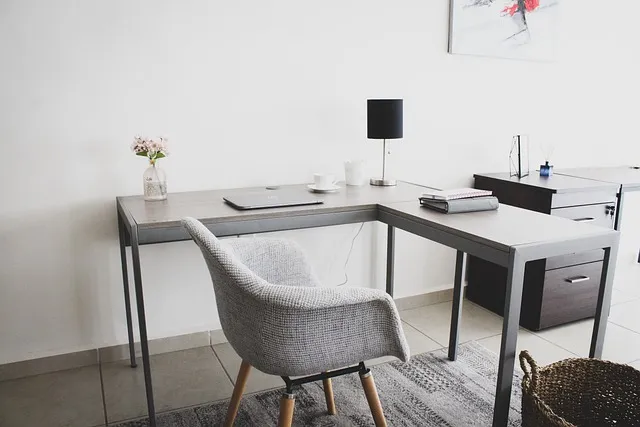 Na jakie fotele warto zwrócić uwagę przy tworzeniu home office?