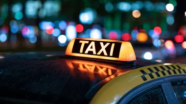 Pruszków nocą – jak bezpiecznie wrócić do domu po imprezie