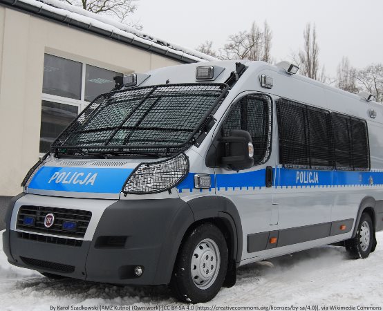 Policja Pruszków: Spowodował kolizję z czynnym zakazem prowadzenia pojazdów