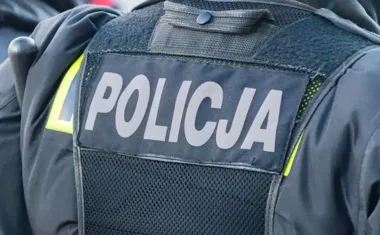 Policjantka z maskotką uczyła przedszkolaków - rozdano odblaski