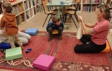 Grafika promocyjna wydarzenia Czytanie na dywanie po angielsku z Early Stage