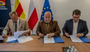 Nowa jezdnia i mostek nad Żbikówką. Prace potrwają 24 miesiące