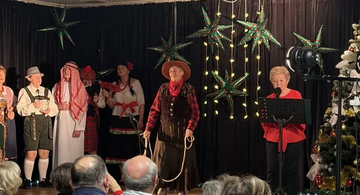 Zimowa scena w Parolach - seniorzy z Pruszkowa wzruszali i rozbawiali publiczność