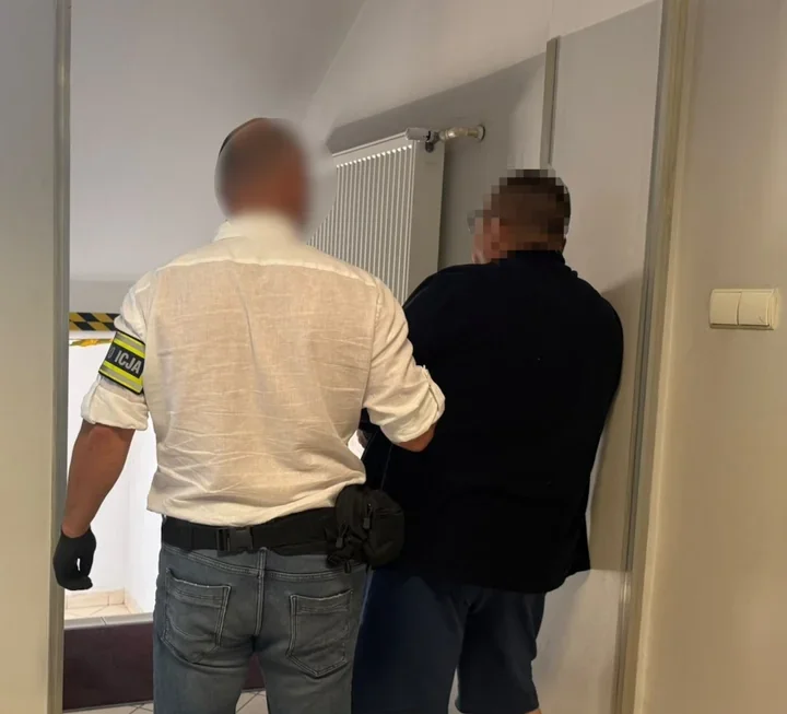 Kolizja na trasie S2 i piesza ucieczka. 54-latek miał zakaz prowadzenia