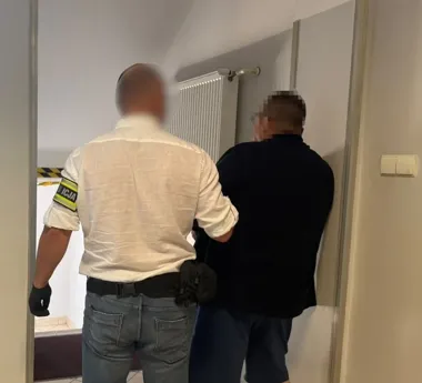 Kolizja na trasie S2 i piesza ucieczka. 54-latek miał zakaz prowadzenia