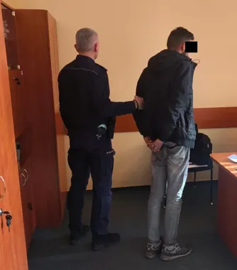 27-latek z pełnym wózkiem próbował opuścić sklep bez płacenia - ujęty przez ochronę