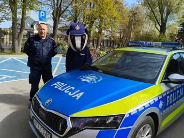Policyjny radiowóz i strażacki fantom przyciągnęły najmłodszych w Ładach