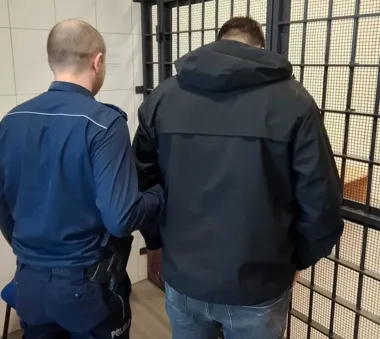 Wrócił do sklepu następnego dnia - 27-latek zatrzymany w Raszynie